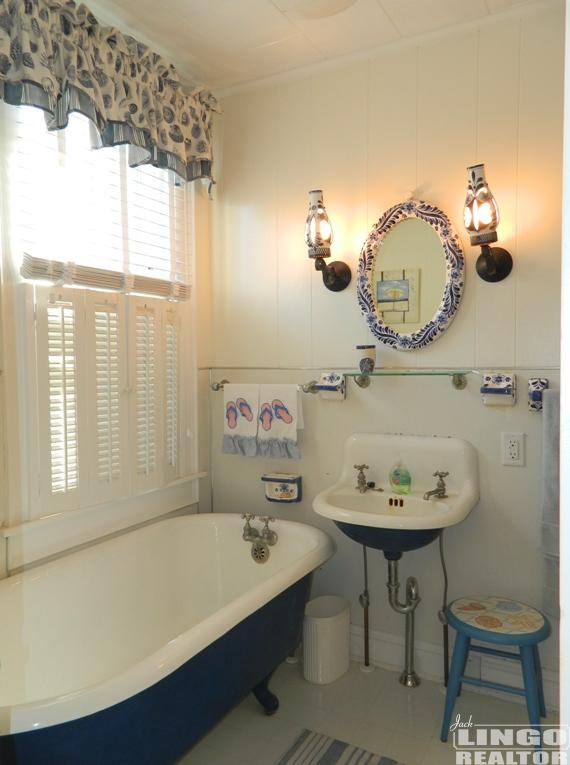 Park_6_bathroom4 6 PARK AVENUE  Rental Property
