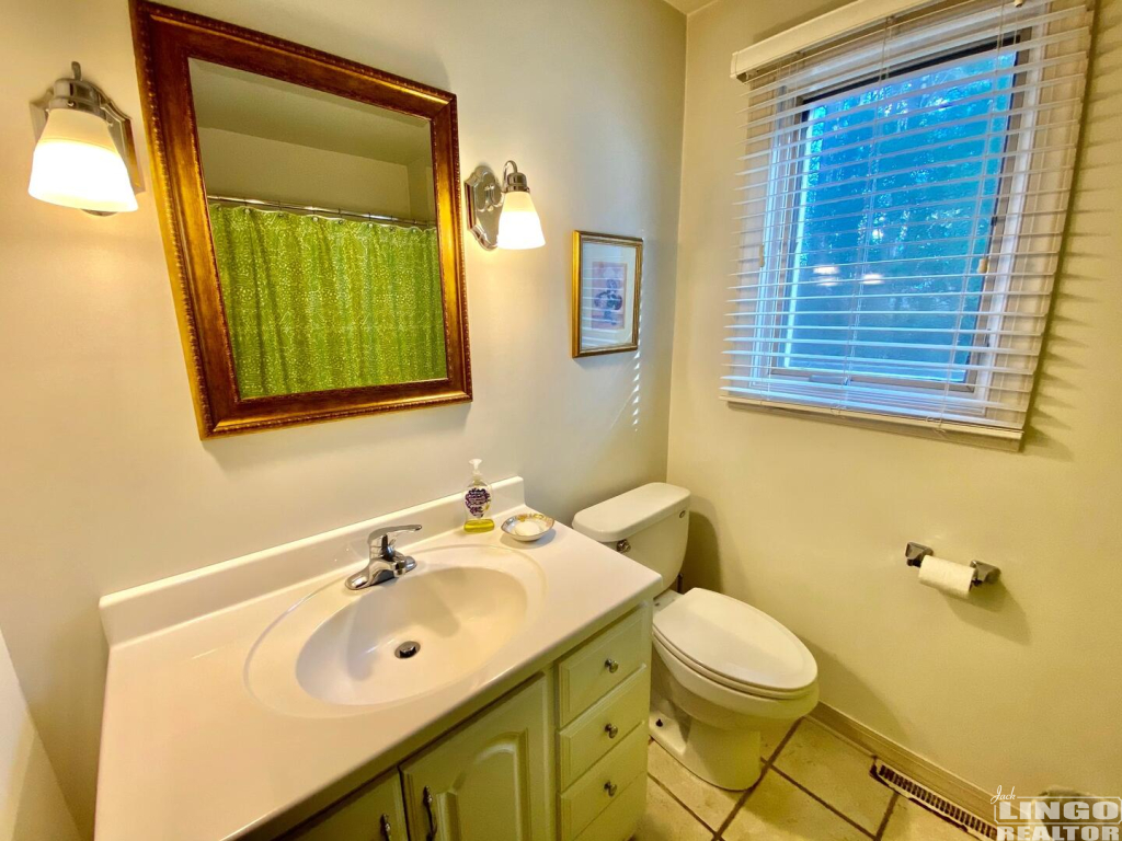 92hallbath 92 TIDEWATERS Rental Property 92hallbath 92 TIDEWATERS Rental Property