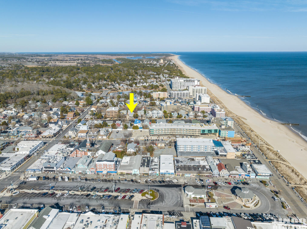 dji_0873_with_arrow_150 19D MARYLAND GARDENS  Rental Property