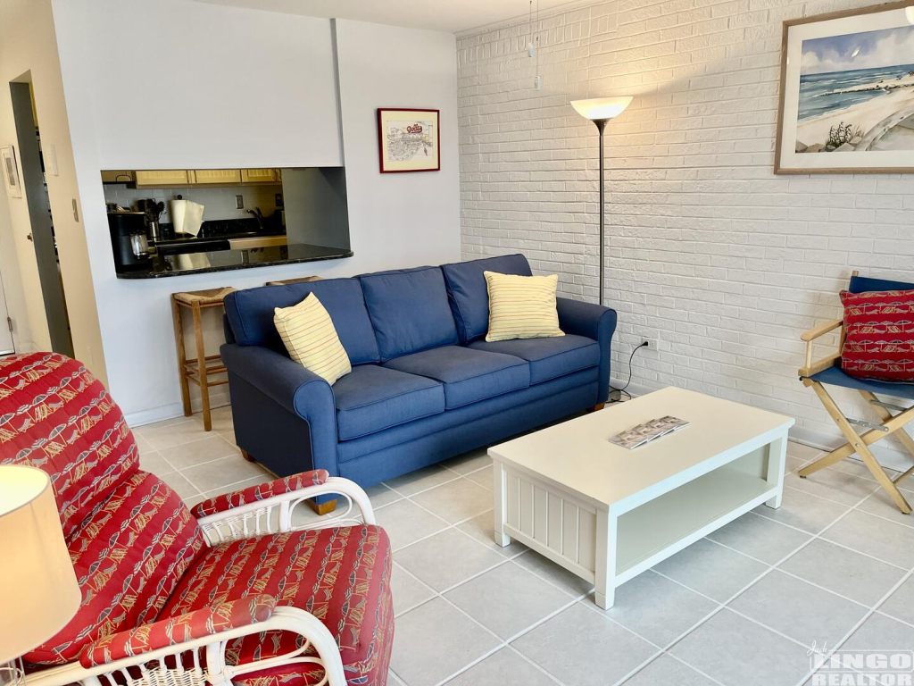 401+the+crest+living+room 401 THE CREST Rental Property 401+the+crest+living+room 401 THE CREST Rental Property