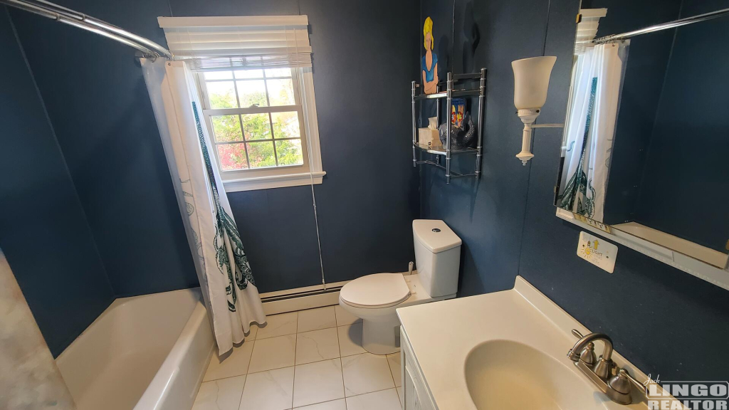 20221129_123058 323 LAUREL STREET  Rental Property