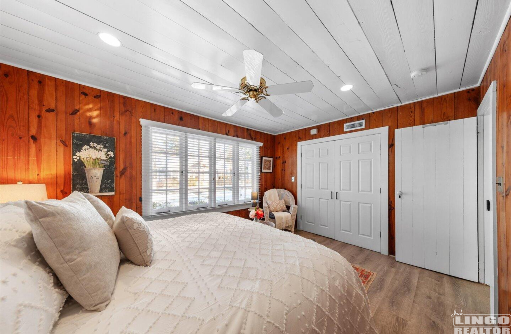 23 54 KENT STREET  Rental Property