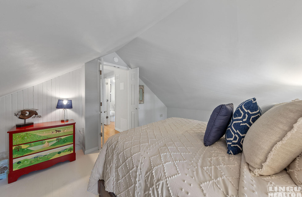 32 54 KENT STREET  Rental Property