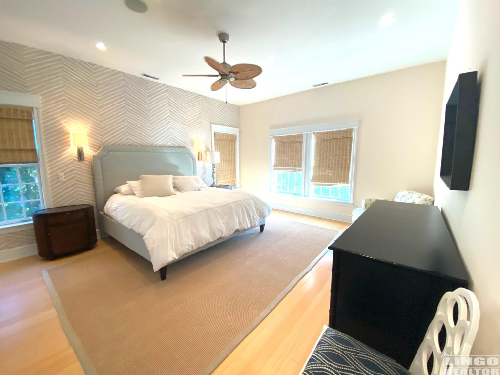 bed14ho 14 HOLLY ROAD  Rental Property