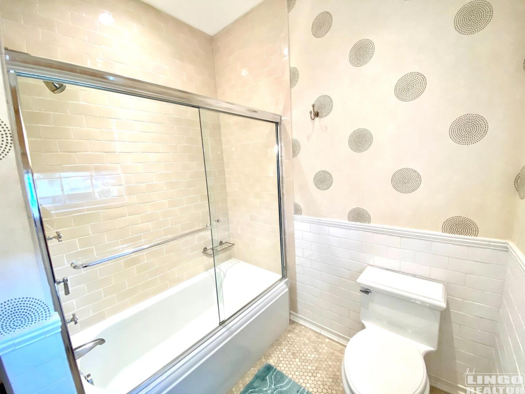 hol14ba 14 HOLLY ROAD  Rental Property