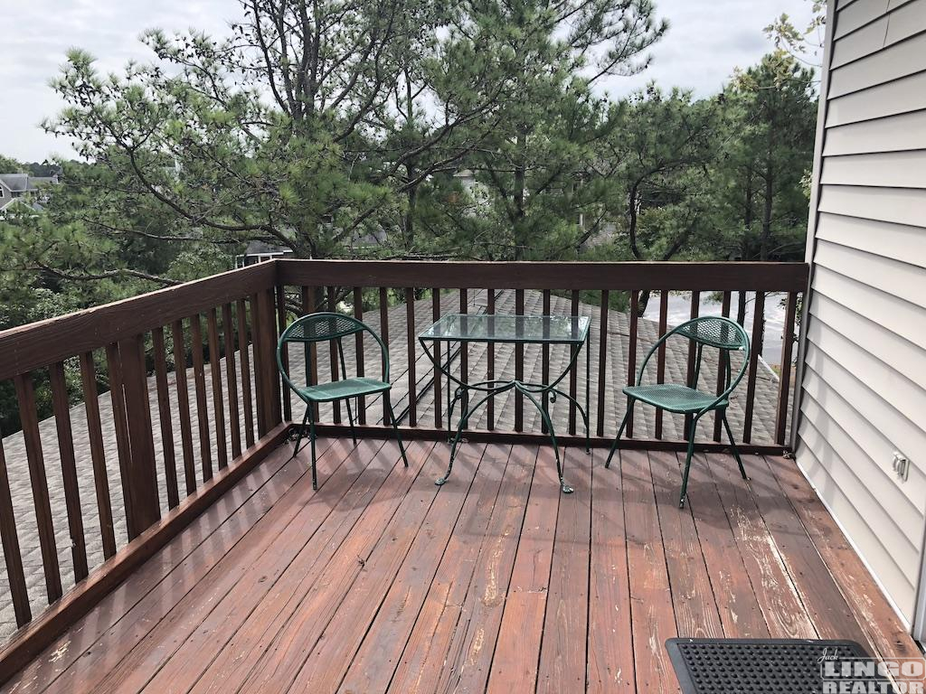 16_deck 16 FARVIEW ROAD Rental Property 16_deck 16 FARVIEW ROAD Rental Property