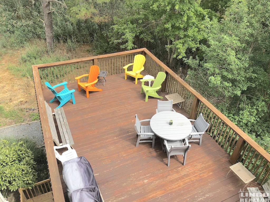 16_deck_above 16 FARVIEW ROAD Rental Property 16_deck_above 16 FARVIEW ROAD Rental Property