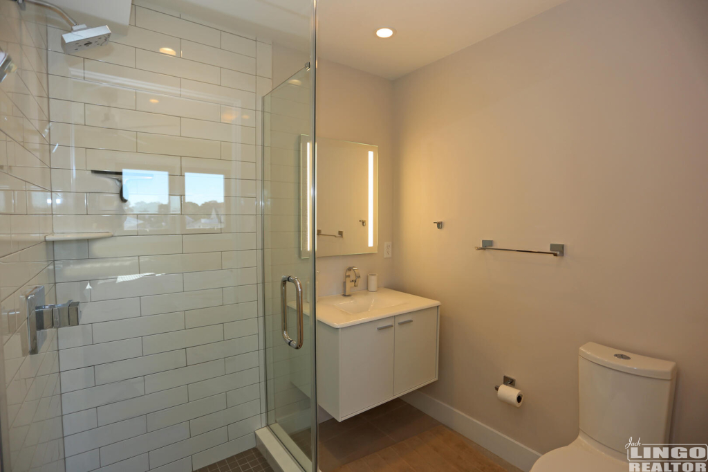 22410 224 MARINERS COURT  Rental Property