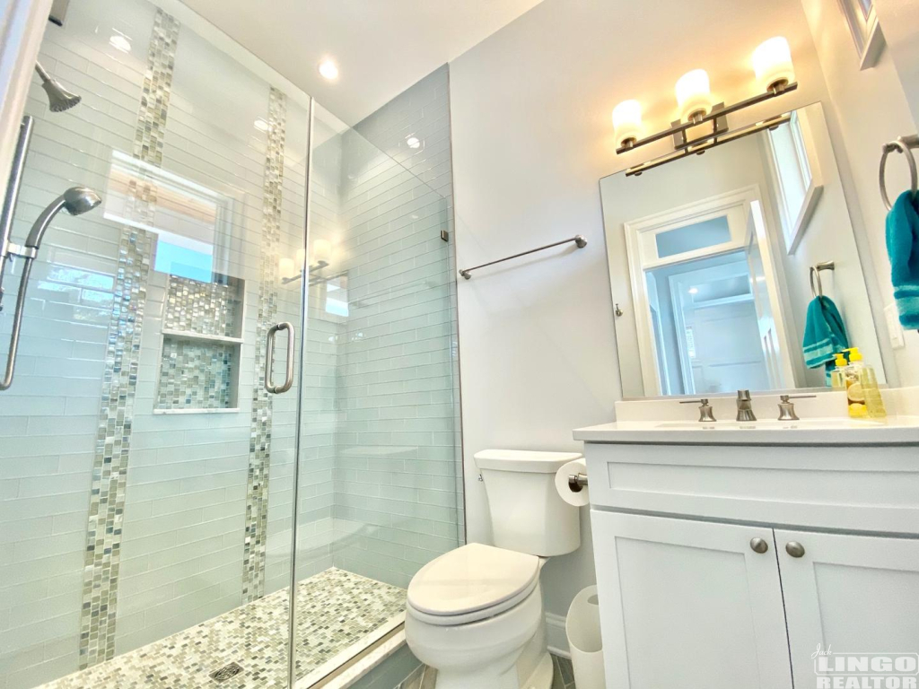 303bath1 303 SCARBOROUGH AVENUE Rental Property 303bath1 303 SCARBOROUGH AVENUE Rental Property