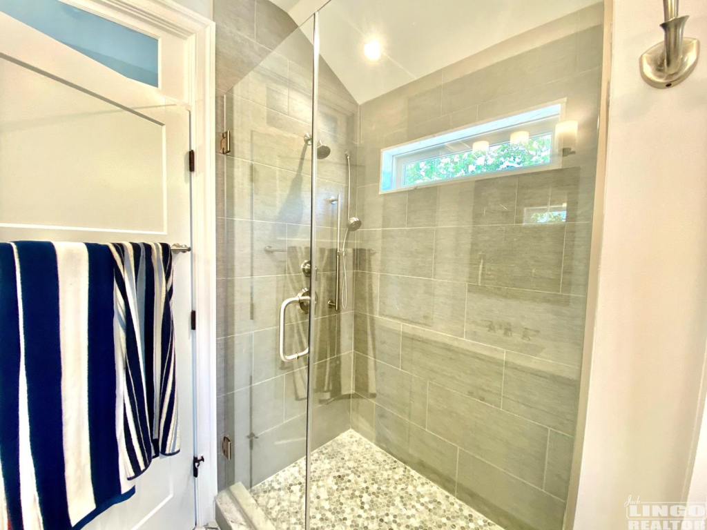 303bath52 303 SCARBOROUGH AVENUE Rental Property 303bath52 303 SCARBOROUGH AVENUE Rental Property