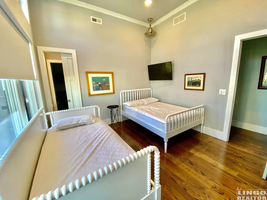 300bed5 300 BAYARD AVENUE Rental Property 300bed5 300 BAYARD AVENUE Rental Property