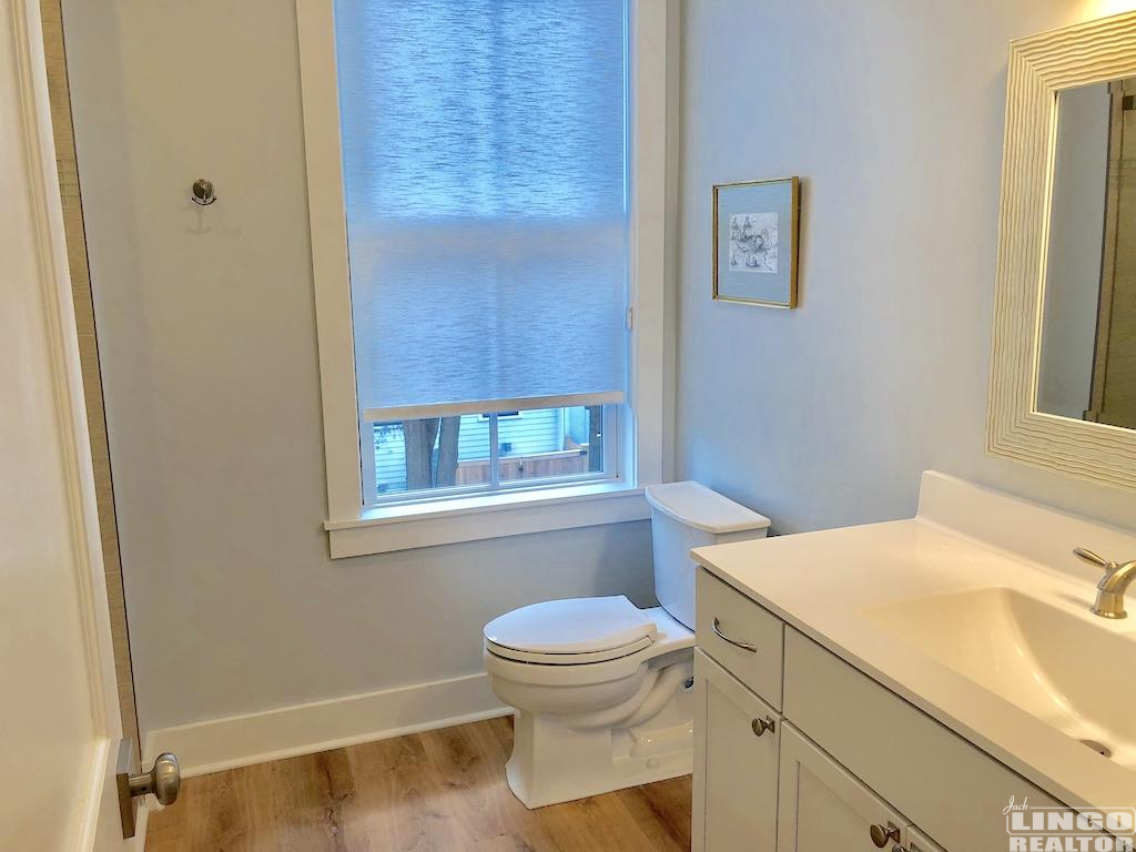 14_2nd_fl_bath 14 MARYLAND AVENUE  Rental Property