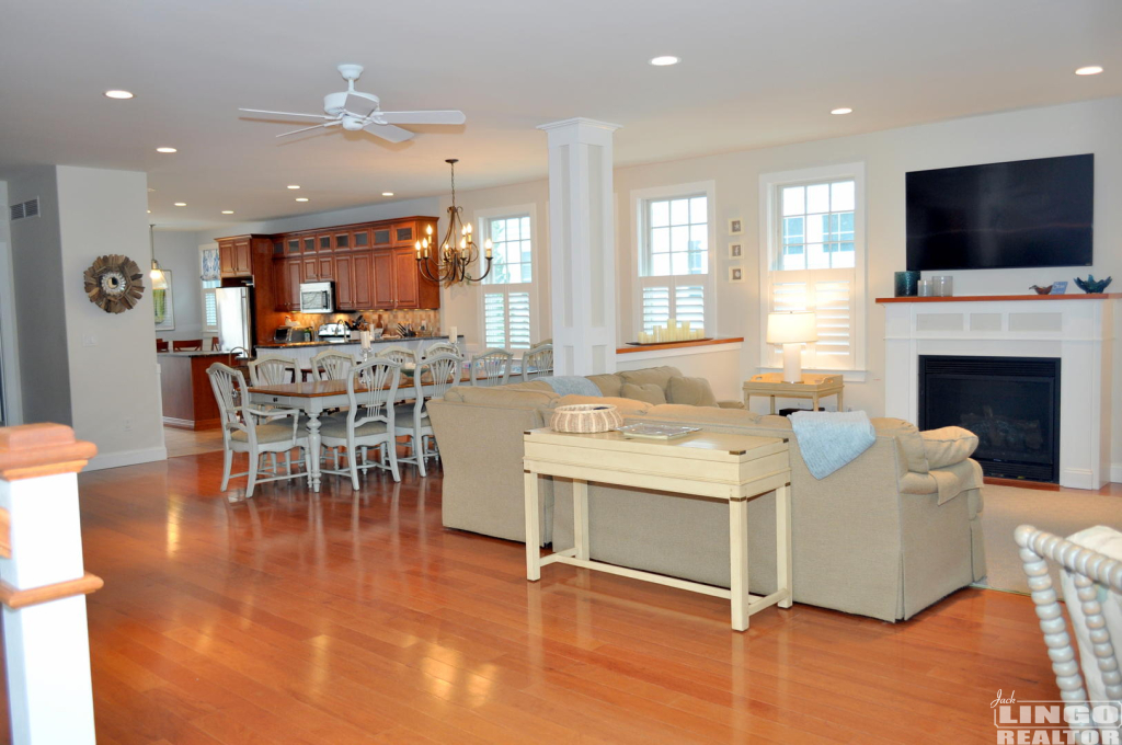 100+new+lr+1 100 NEW CASTLE STREET  Rental Property
