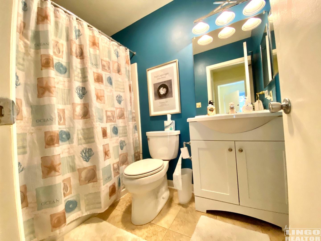 901bath1 901 TALON DRIVE  Rental Property