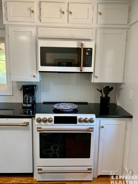 caba6af3-820a-438d-8f00-84a9f2da0a6d.f10 20 OAK AVENUE Rental Property caba6af3-820a-438d-8f00-84a9f2da0a6d.f10 20 OAK AVENUE Rental Property