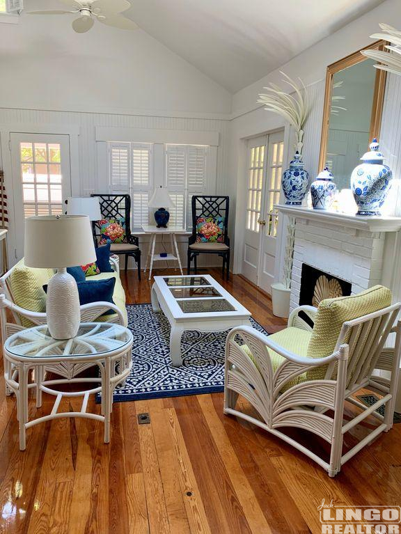 ea737f23-9972-461b-b3ac-5dd5edf71bff.f10 20 OAK AVENUE Rental Property ea737f23-9972-461b-b3ac-5dd5edf71bff.f10 20 OAK AVENUE Rental Property