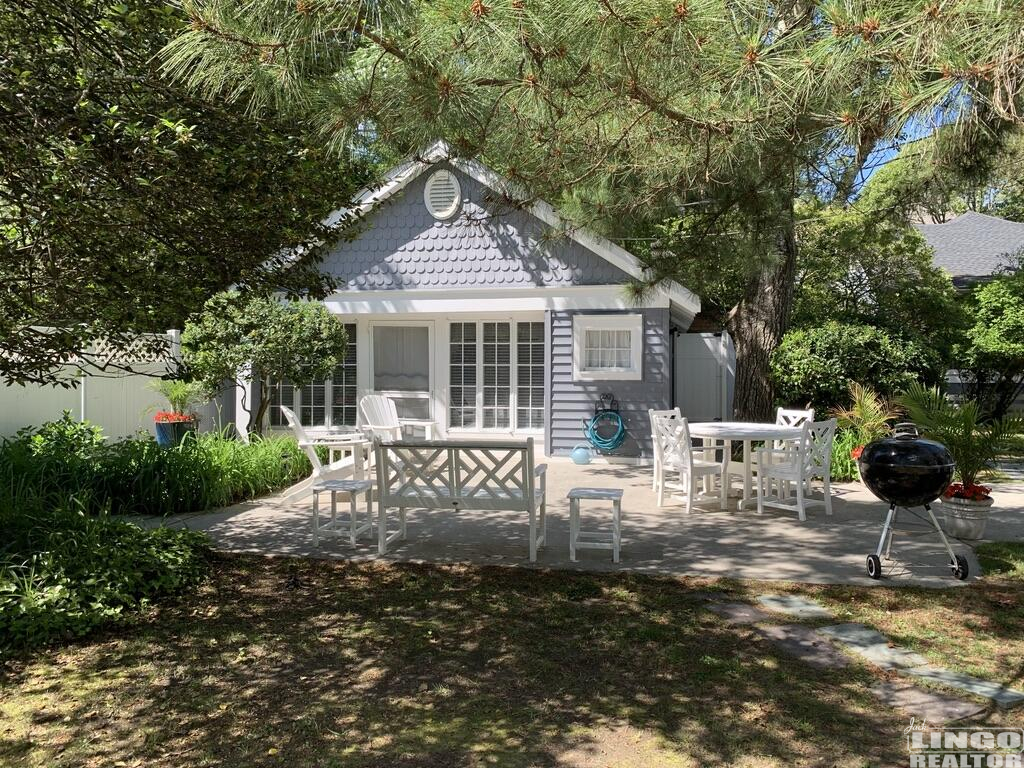 16+Oak+-+Cottage+&+Back+Patio+-+1 16 OAK AVENUE Rental Property 16+Oak+-+Cottage+&+Back+Patio+-+1 16 OAK AVENUE Rental Property