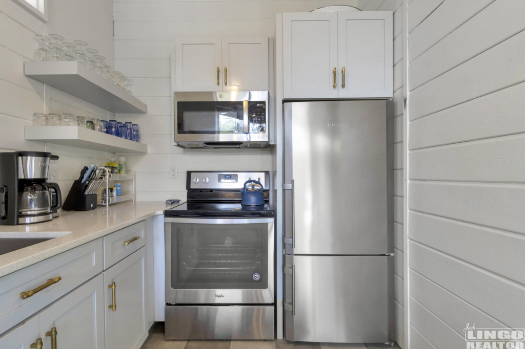 img_4588_351 110 CAROLINA STREET Rental Property
