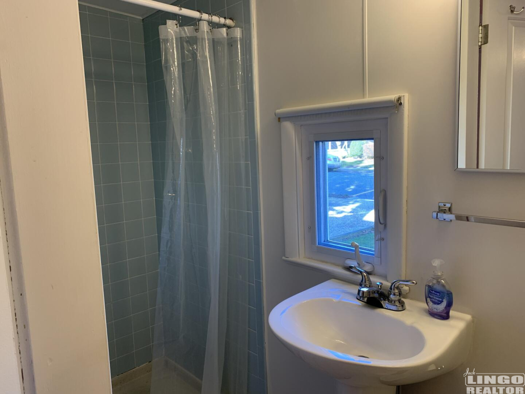212A+Laurel+bath 212A LAUREL STREET Rental Property 212A+Laurel+bath 212A LAUREL STREET Rental Property