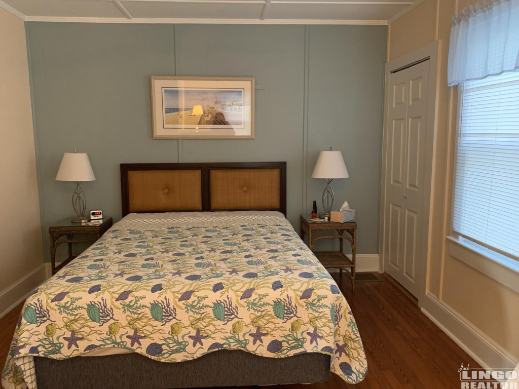 212A+Laurel+queen+bedroom+view+1 212A LAUREL STREET Rental Property 212A+Laurel+queen+bedroom+view+1 212A LAUREL STREET Rental Property