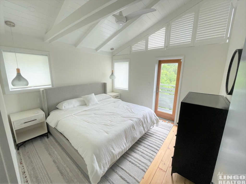 61+ocean+upstairs+king 61 OCEAN DRIVE Rental Property 61+ocean+upstairs+king 61 OCEAN DRIVE Rental Property