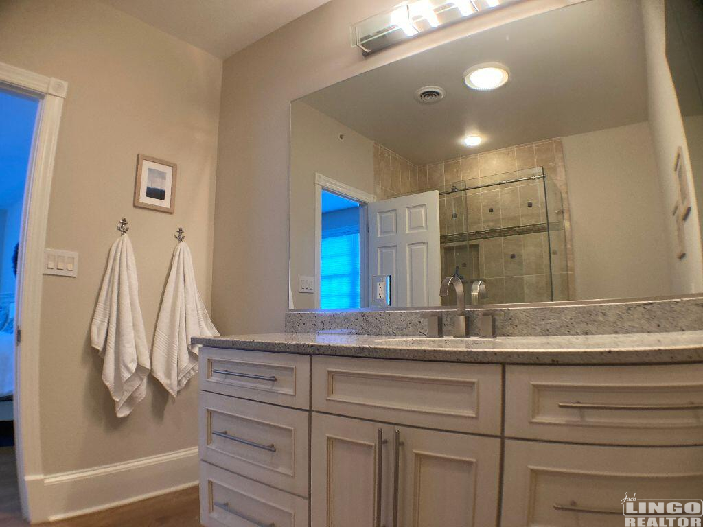 33+hall+en-suite+bath+for+two+queen+bedroom 33 HALL AVENUE Rental Property 33+hall+en-suite+bath+for+two+queen+bedroom 33 HALL AVENUE Rental Property