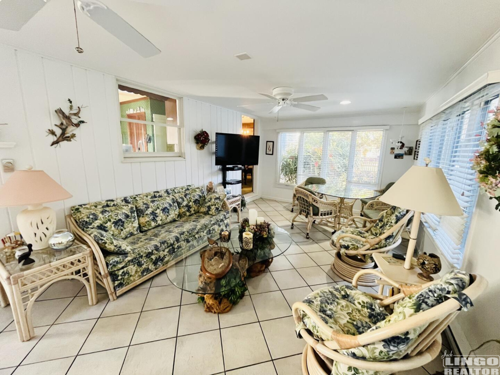 IMG_3512 33 OAK AVENUE Rental Property IMG_3512 33 OAK AVENUE Rental Property