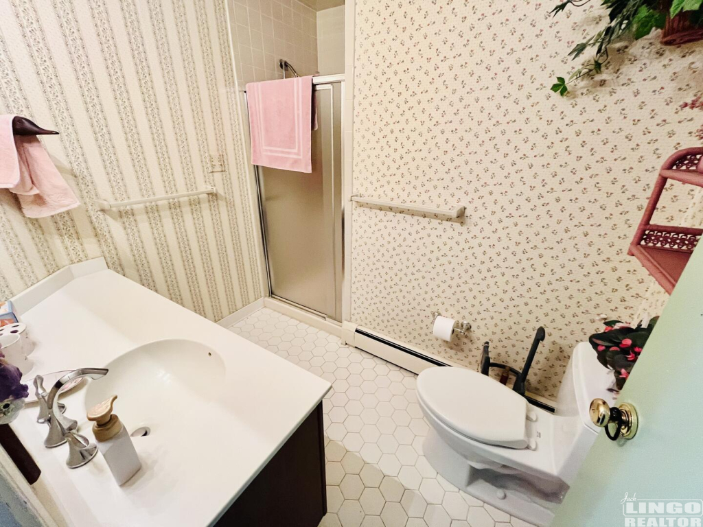 IMG_3519 33 OAK AVENUE Rental Property IMG_3519 33 OAK AVENUE Rental Property
