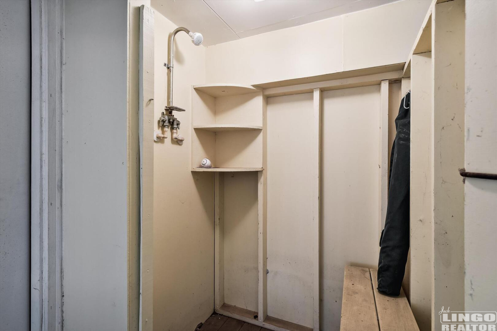 lower+level-shower-_dsc9889 624 TINGLE AVENUE Rental Property lower+level-shower-_dsc9889 624 TINGLE AVENUE Rental Property