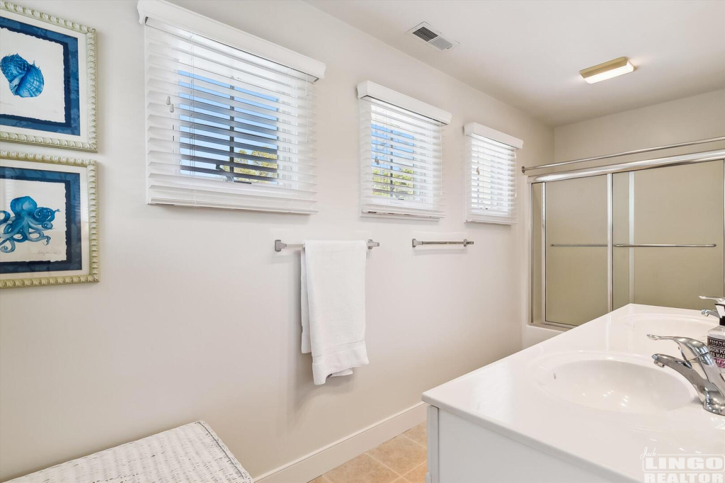 upper+level-bath-_dsc9712 624 TINGLE AVENUE Rental Property upper+level-bath-_dsc9712 624 TINGLE AVENUE Rental Property