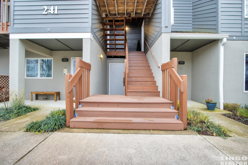 img_7885_737 241 AMERICAN EAGLE WAY #12 Rental Property img_7885_737 241 AMERICAN EAGLE WAY #12 Rental Property
