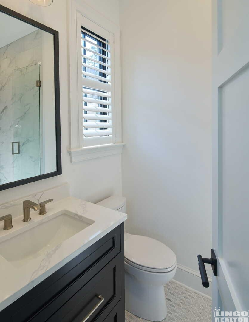 207+norfolk+2nd+floor+bath+ensuite 207 NORFOLK STREET Rental Property