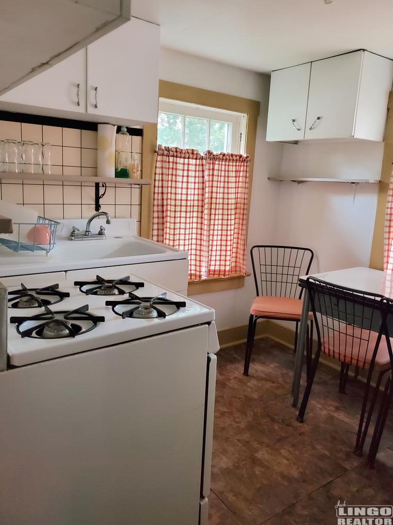 507bkitchen 507B BAYARD AVENUE  Rental Property