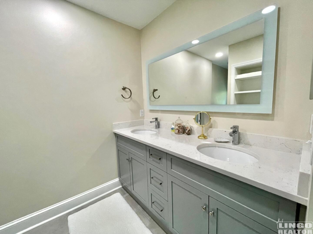 5bhmba 5 BROAD HOLLOW Rental Property 5bhmba 5 BROAD HOLLOW Rental Property