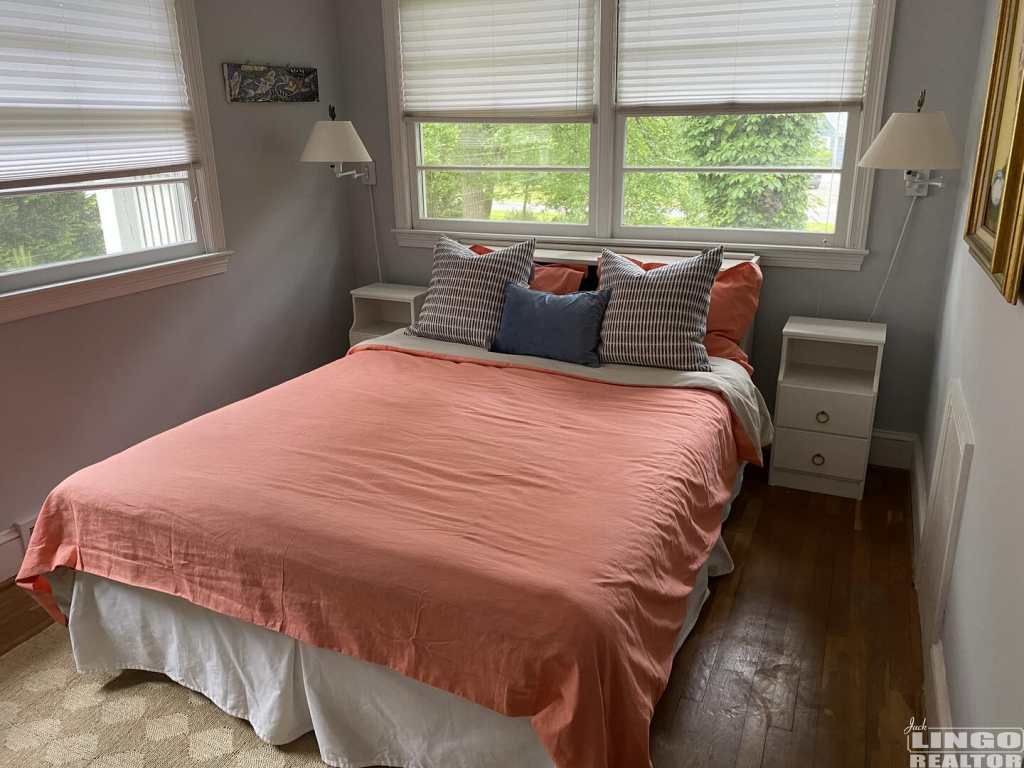 front+bedroom+2021 5 BROAD HOLLOW   Rental Property