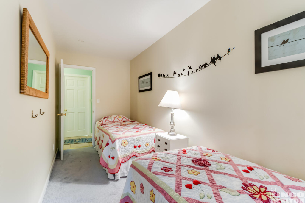 016_img_9446_156 72 COLUMBIA AVENUE Rental Property