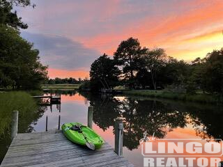 2+2022.7+Dock+Kayak++sunset+IMG_5393+2 17 HARBOR ROAD Rental Property 2+2022.7+Dock+Kayak++sunset+IMG_5393+2 17 HARBOR ROAD Rental Property