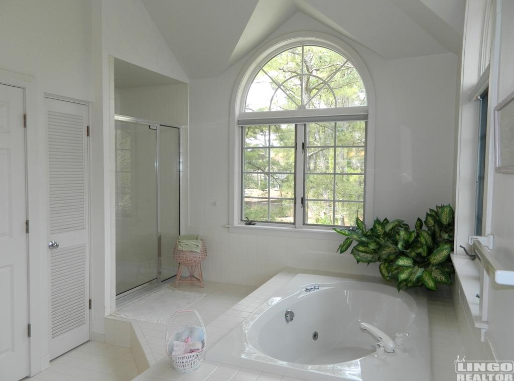 BA1b 25 HOLLY ROAD  Rental Property