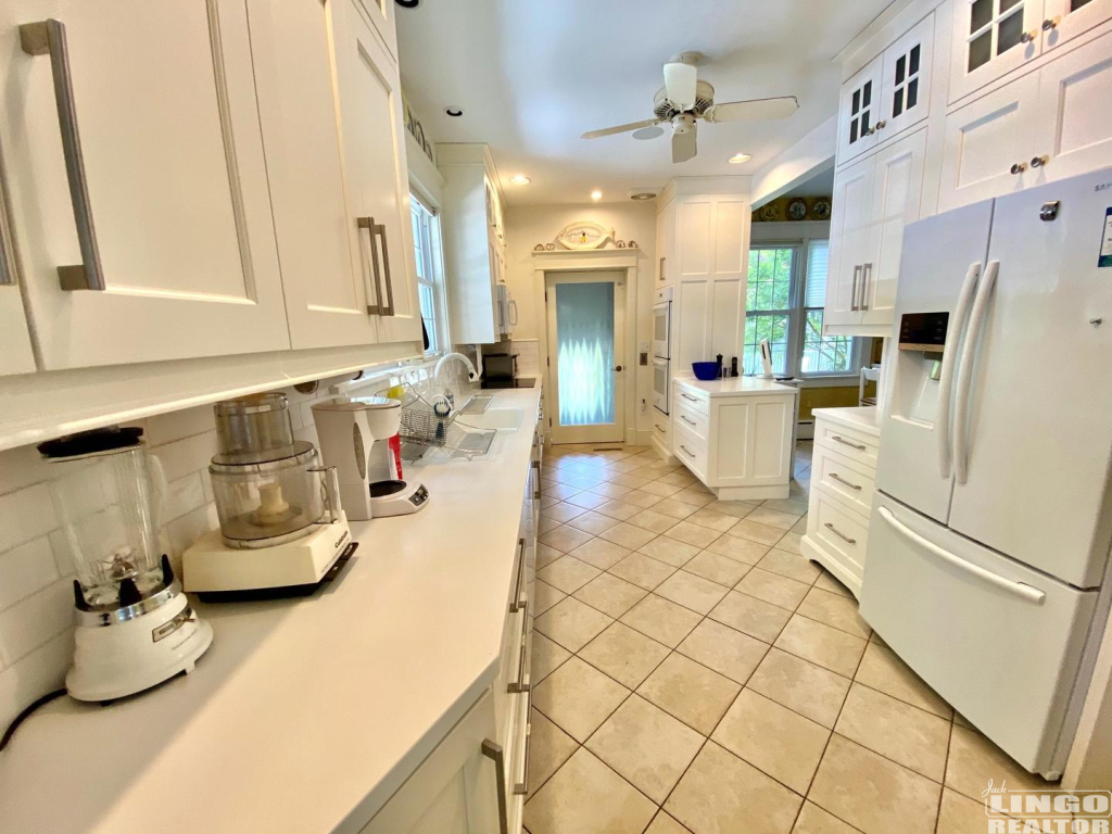 125kit1 125 LAKE DRIVE Rental Property 125kit1 125 LAKE DRIVE Rental Property