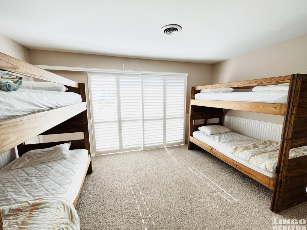 35389A85-3A48-4E0E-8479-44DEDEED71E3 10 OCEAN POINTE  Rental Property