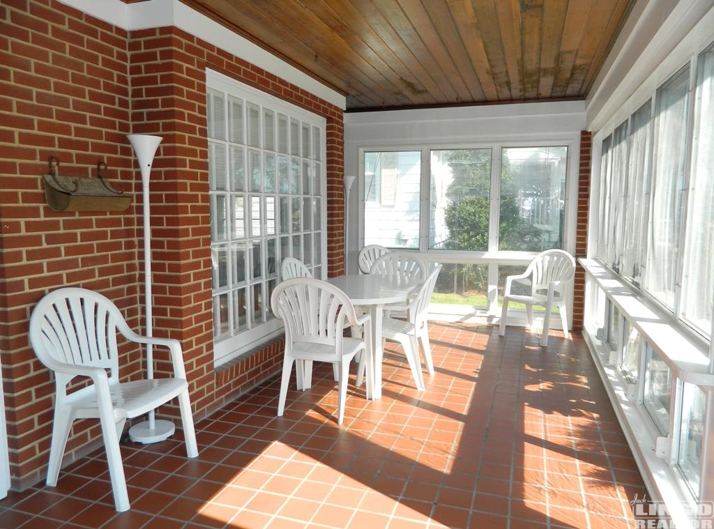 porch1 11 RODNEY STREET       Rental Property