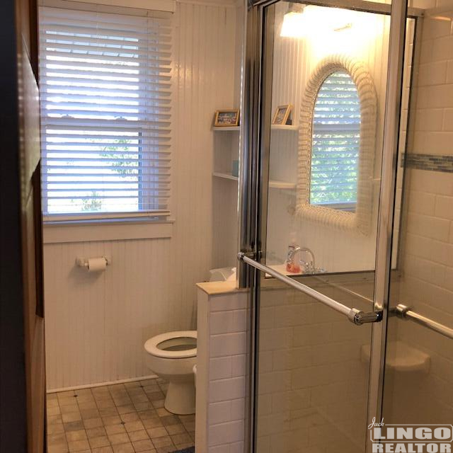 19+lake+bathroom 19 LAKE AVENUE  Rental Property