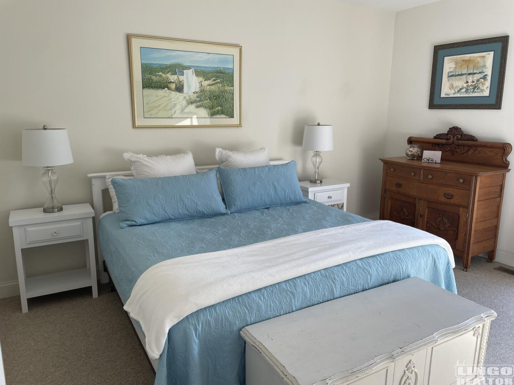 32+Nell+loop+main+bedroom 32 NELL LOOP  Rental Property