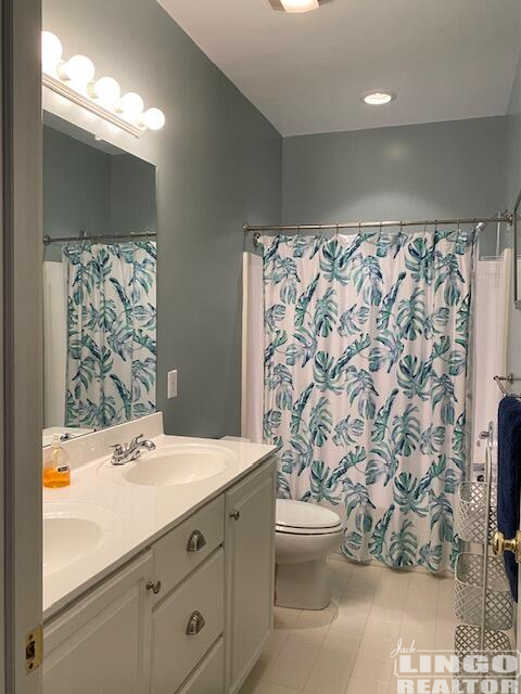 32+nell+loop+hall+bath 32 NELL LOOP  Rental Property