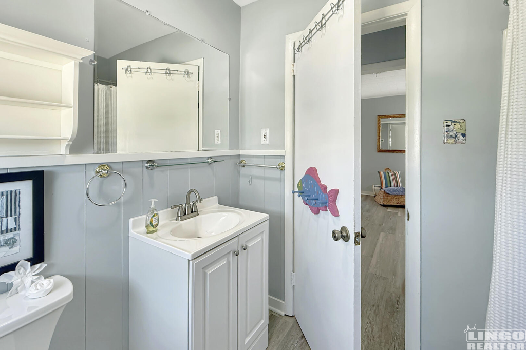 301+Savannah+Bathroom 301 E Savannah Road Rental Property 301+Savannah+Bathroom 301 E Savannah Road Rental Property