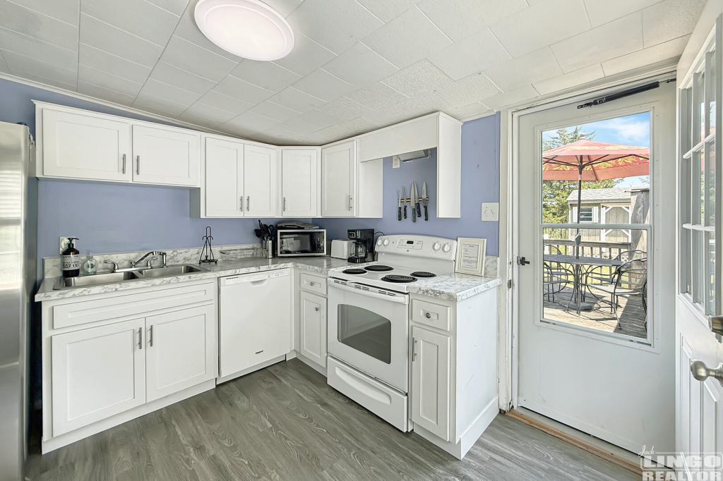 301+Savannah+Kitchen+1 301 E Savannah Road Rental Property 301+Savannah+Kitchen+1 301 E Savannah Road Rental Property