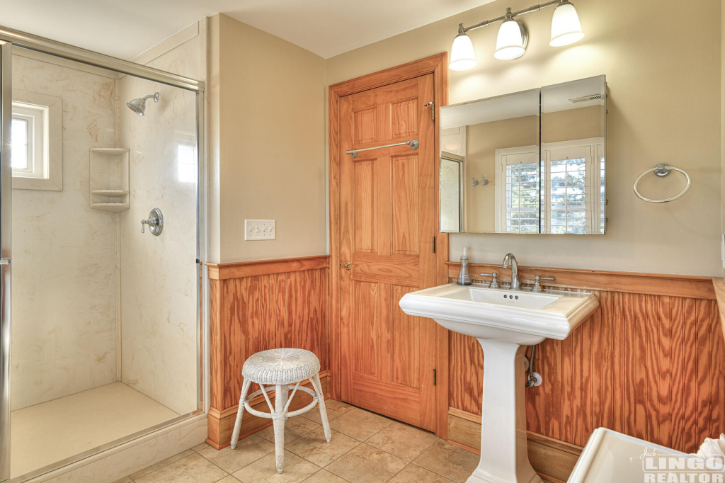 2400+Bay+Dr+Bathroom+1 2400 Bay Avenue Rental Property 2400+Bay+Dr+Bathroom+1 2400 Bay Avenue Rental Property