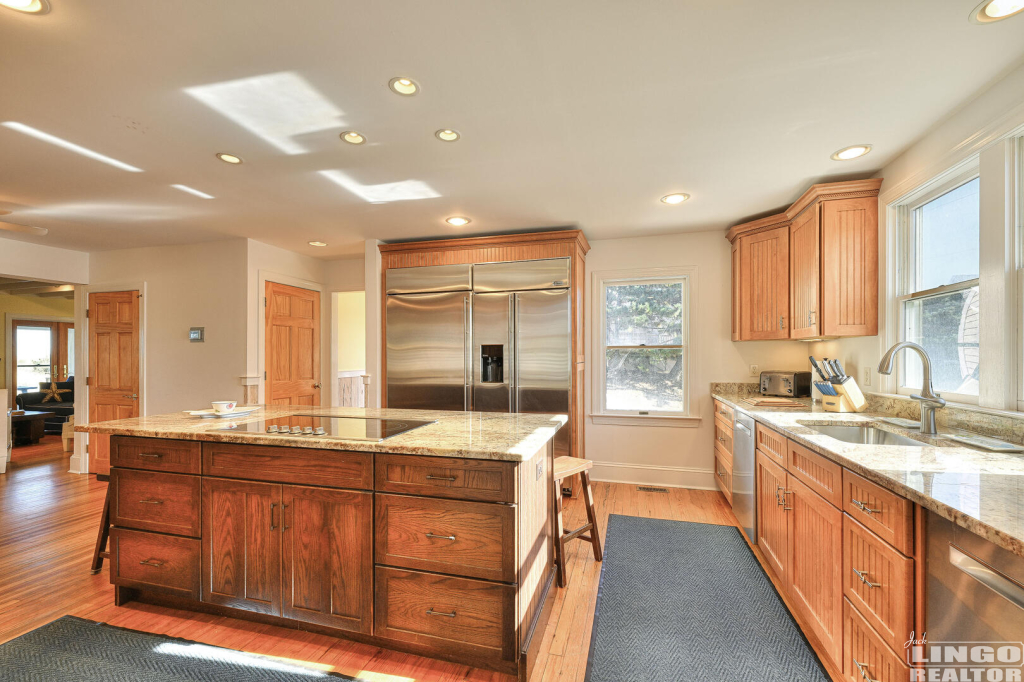 2400+Bay+Dr+Kitchen+2 2400 Bay Avenue Rental Property 2400+Bay+Dr+Kitchen+2 2400 Bay Avenue Rental Property
