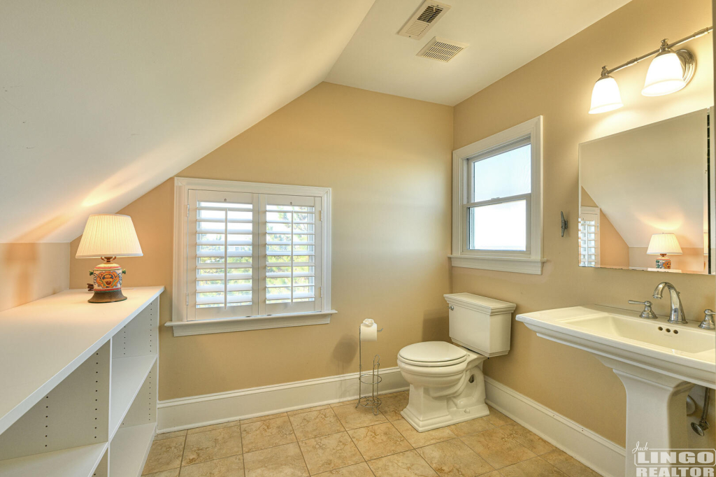 2400+Bay+Dr+Upper+Suite+Bathroom+1 2400 Bay Avenue Rental Property 2400+Bay+Dr+Upper+Suite+Bathroom+1 2400 Bay Avenue Rental Property