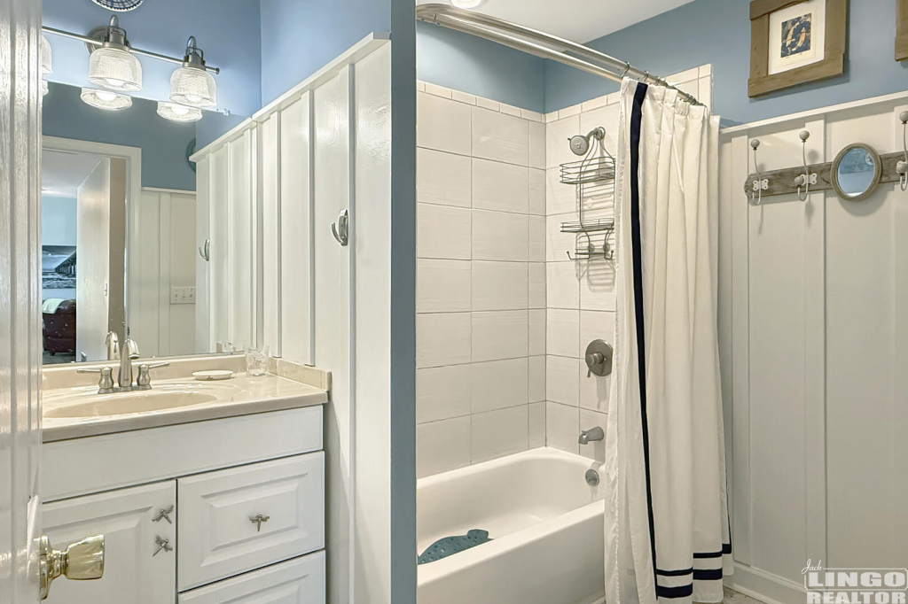 104+Cape+Shores+Bathroom+1 104 W Cape Shores Drive Rental Property 104+Cape+Shores+Bathroom+1 104 W Cape Shores Drive Rental Property